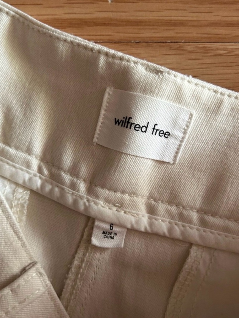 Wilfred Free Aritzia Beige Wide Leg Cargo Pants Women’s 6 - Picture 3 of 8
